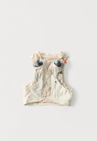 Pasirinkta, alumina-coloured