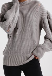 Won Hundred Trui - silver-coloured