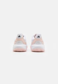 adidas Performance COURTJAM CONTROL - Tenisice za sve terene - footwear white/sandy pink metallic