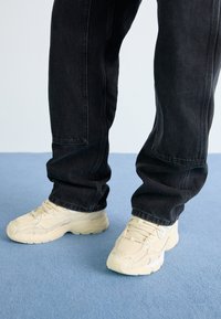 ASTIR - Zapatillas - white/footwear white
