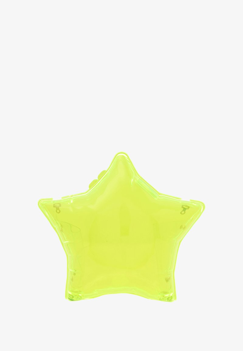 Bolsa en forma de estrella, transparente, de color amarillo neón con un acabado brillante y cierre de cremallera, con una textura suave y bordes redondeados.