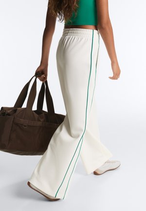 OYSHO, TECHNICAL WITH DOUBLE COMPARTMENT  - Sac de voyage - brown