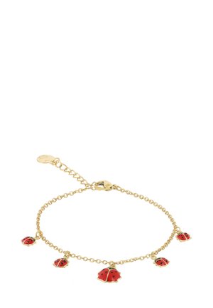 Bracciale in oro con tre charm a forma di coccinella rossa con macchie nere, collegato con una chiusura sicura e una catena di estensione per la regolazione della misura.