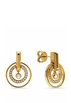 Goldene Ohrstecker mit zwei konzentrischen Kreisen, der innere Kreis ist mit kleinen Diamanten verziert und ein größerer Diamant hängt in der Mitte.