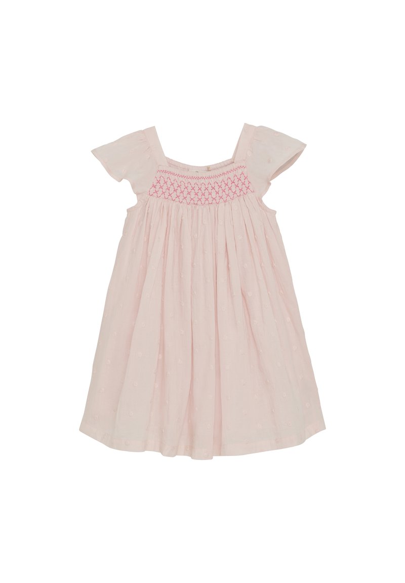 Helles rosa Baumwollkleid mit kurzen, flatternden Ärmeln, gerafftem Oberteil und gerafftem Rock, der bestickte Akzente und strukturierte Punkte aufweist.