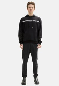 TOM TAILOR DENIM MIT PRINT - Felpa con cappuccio - black