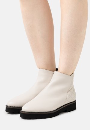 Anna Field LEATHER  - Botas clássicas de cano curto - off-white