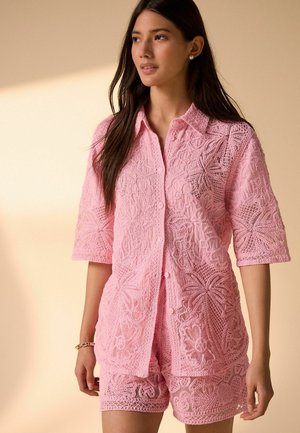 Next, REGULAR FIT - CROCHET SHORT SLEEVE SHIRT  . - Nööpidega pluus - pink