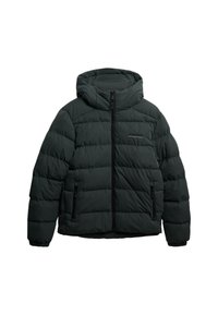 Chaqueta acolchada de color verde oscuro con capucha, que cuenta con un cierre de cremallera y dos bolsillos laterales. La tela tiene una textura suave y un patrón acolchado.