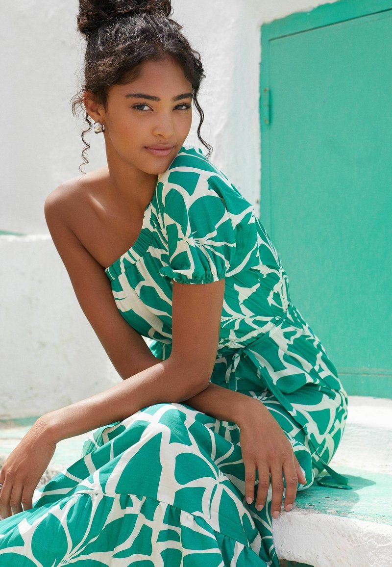 silk emerald green prom dress Emerald Green Off the Shoulder Prom Dresses With Slit A-Line Satin Eve –  Viniodress main image 1