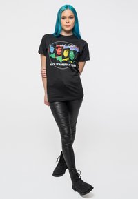 Paradiso Clothing QUEEN HOT SPACE TOUR 1982 - Print T-shirt - black