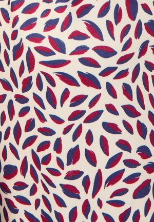 Tela blanca con un patrón abstracto de hojas en formas alternas rojas y azules distribuidas uniformemente por toda la superficie.