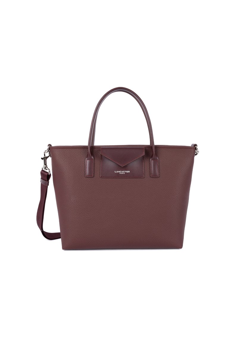 Sac à main en cuir bordeaux avec surface texturée, doubles poignées, bandoulière amovible et poche avant avec logo de la marque.