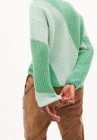 ARMEDANGELS Jumper - mottled light green