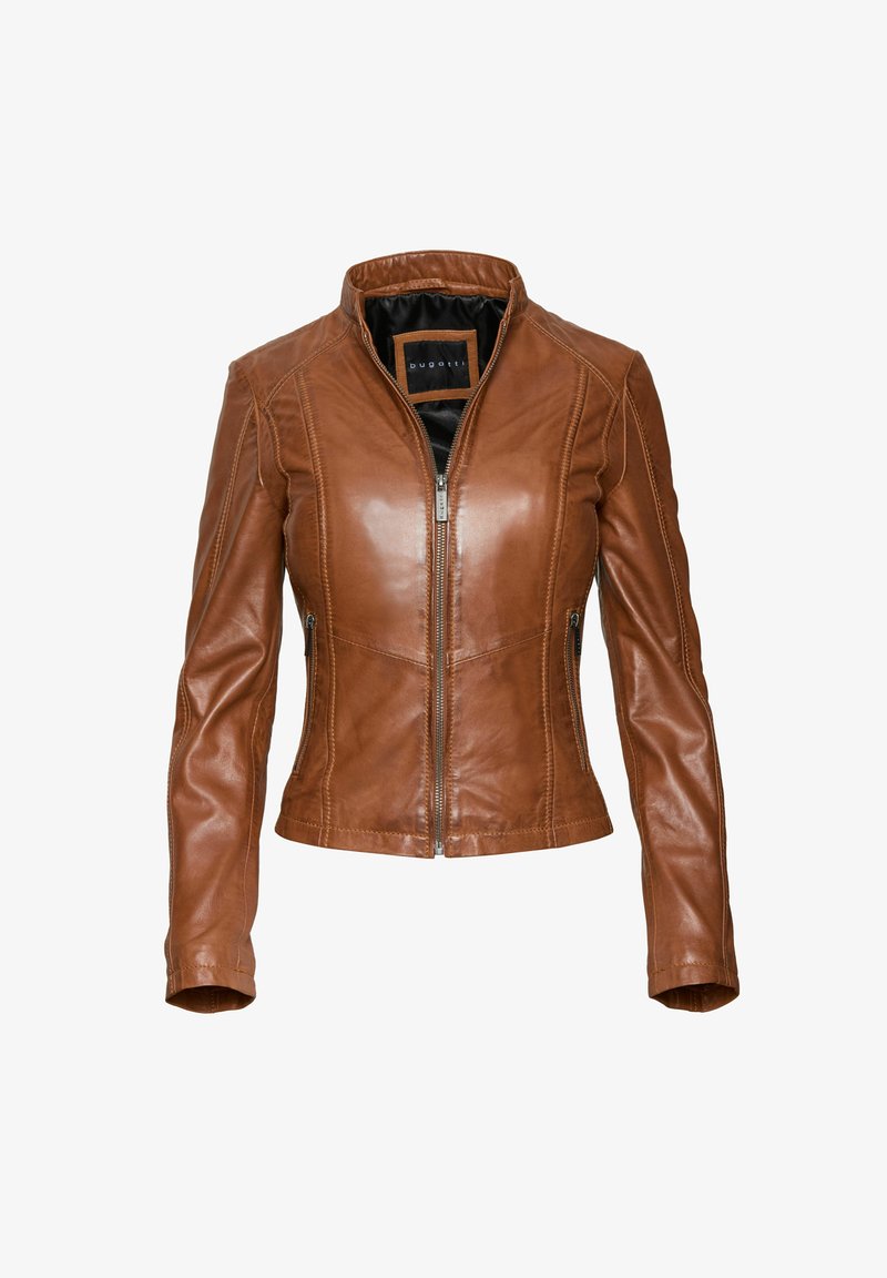 Veste en cuir marron avec fermeture éclair à l'avant, col montant et design ajusté. Présente des coutures discrètes et deux poches latérales zippées. Texture lisse.