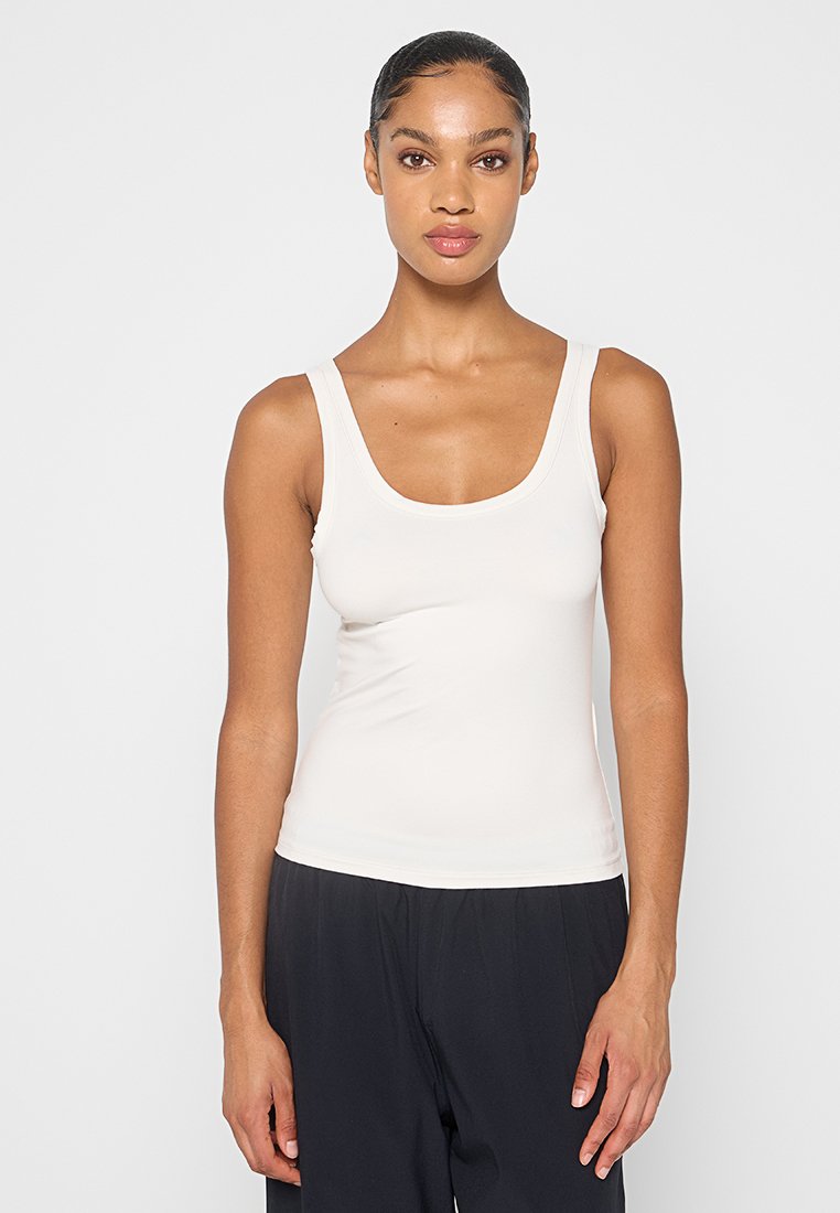 Under Armour Top beige