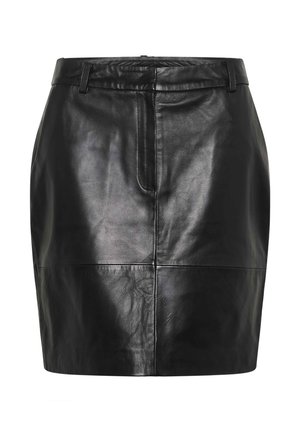 Mini-jupe en cuir noir avec passants de ceinture, coutures sur le panneau avant et une finition lisse et brillante.