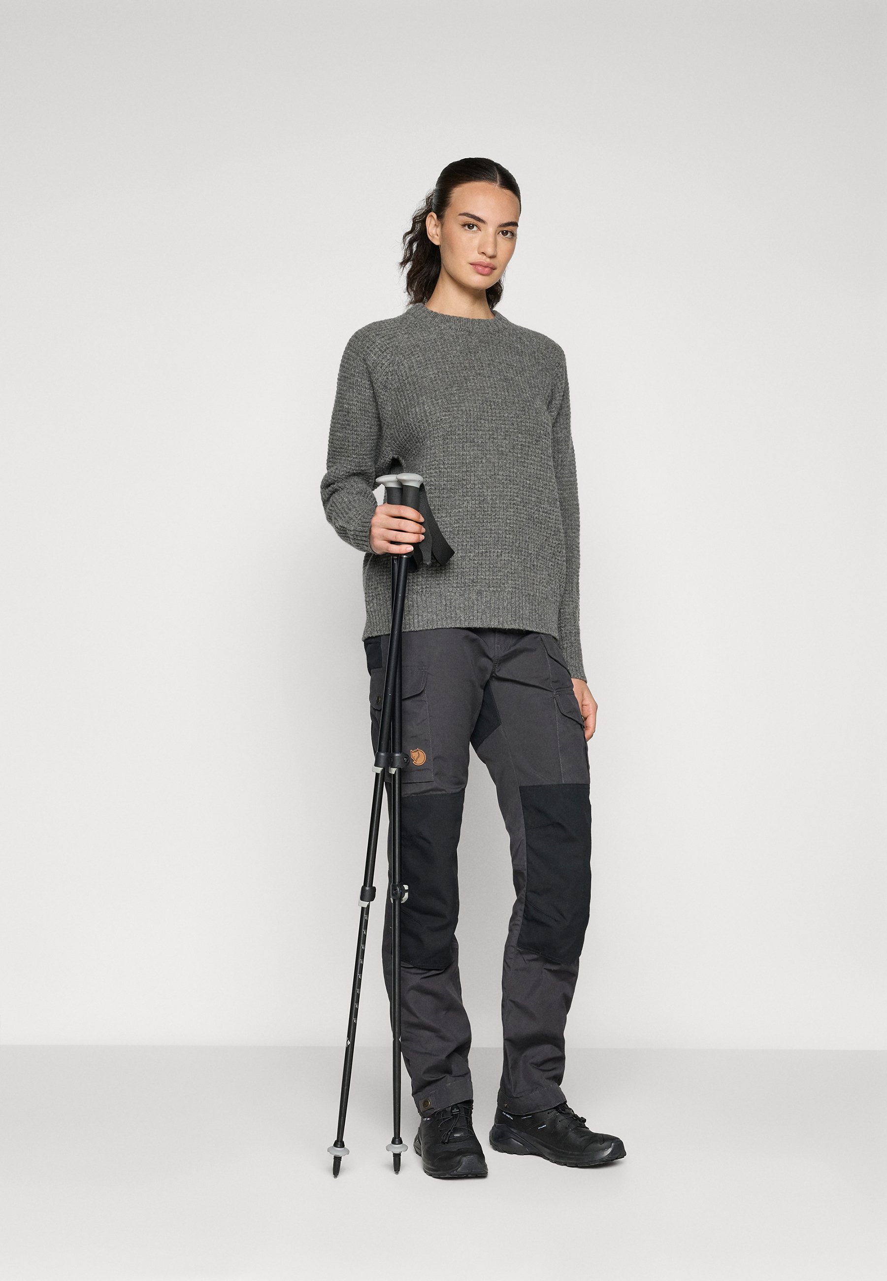 Fjällräven VIDDA PRO TROUSERS W - Outdoor trousers - dark grey