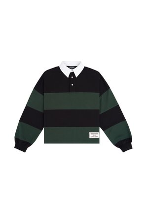 Polo à manches longues avec des rayures horizontales noires et vert foncé, un col blanc et une patch logo sur le côté inférieur gauche.