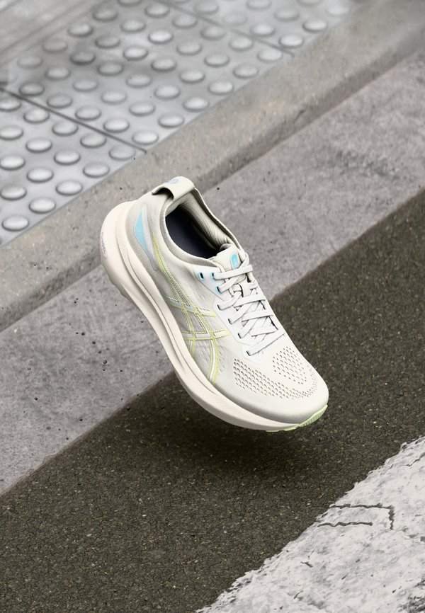 GEL-KAYANO 31 - Laufschuh Straße