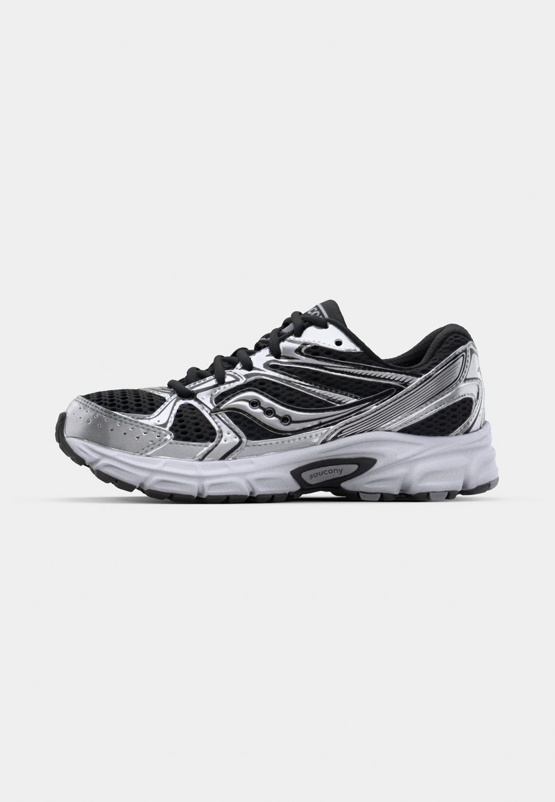 Saucony Ride Millennium Zwart - Schoenen Lage sneakers € 345,42