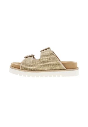 Sandale tissée beige avec bout ouvert et découpes sur les côtés, dotée d'une semelle blanche épaisse et d'une sangle ajustable pour un maintien sécurisé.