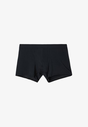 Czarne bawełniane bokserki o dopasowanym kroju, z przednią kieszonką i szwami. Gładka faktura z elastycznym pasem dla wygody.