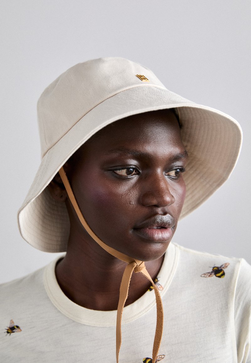 by-malene-birger-piovas-hatt-white-hvit-zalando-no