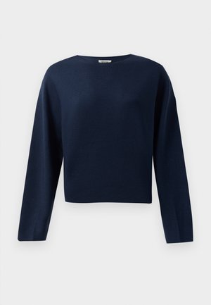 Temno modra dolg rokav pulover prirezana na pas, z okroglo izrezom, prikazana na beli podlagi.