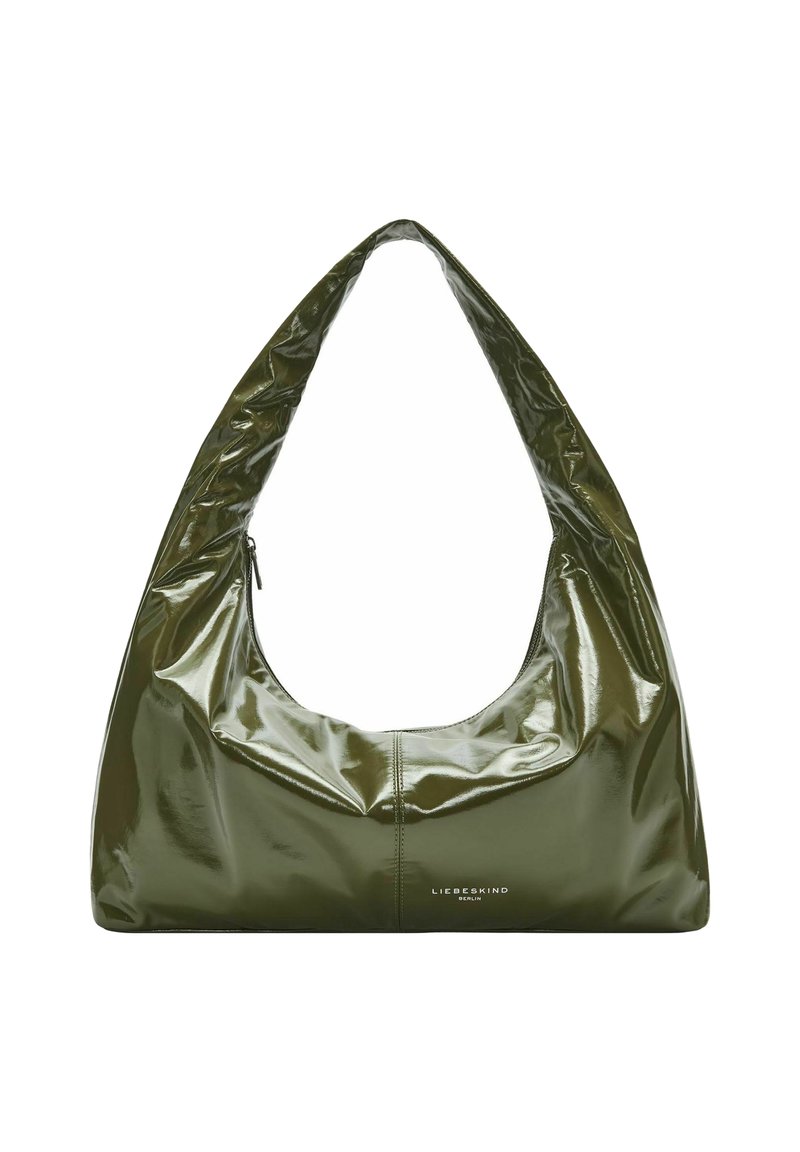 Lśniąca, oliwkowo-zielona torba hobo o zaokrąglonym kształcie i szerokim pasku. Posiada zamek błyskawiczny oraz dyskretne logo u podstawy.