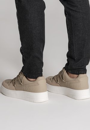 Gianni Kavanagh, GIANNI KAVANAGH SNEAKERS | MEN TAUPE WRAPPED SNEAKERS - Skatesko - taupe