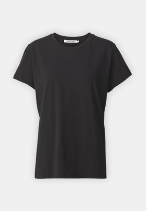 T-shirt de algodão preta com decote redondo clássico, mangas curtas e um corte descontraído. Textura suave, sem padrões ou detalhes visíveis.