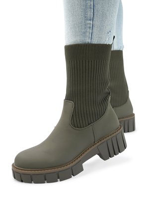 Findlay, Plateaustiefel - taupe