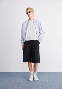 Carhartt WIP CHESTER - T-shirts - sonic silver