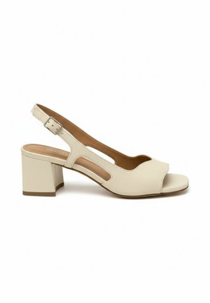 Sandalo slingback beige con punta aperta, tacco a blocco e cinturino regolabile con fibbia, tomaia in pelle liscia, dettaglio con ritaglio laterale.