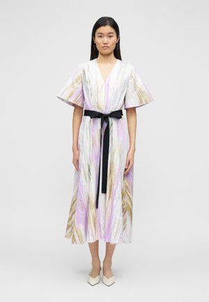 SANA DRESS - Vestido de dia - brush chalk/wisteria