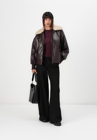 TWINSET JACKET - Imitert skinnjakke - black chocolate