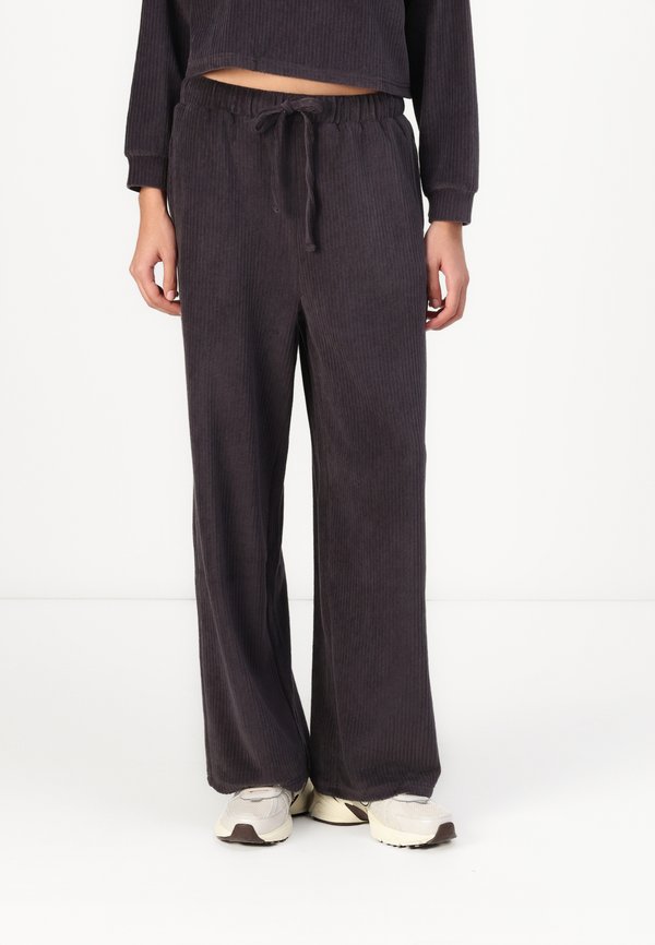 SWEET SUN - Tracksuit bottoms - Main Image