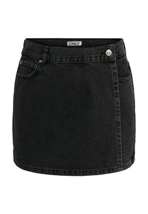Mini-jupe en denim noir avec poches avant, passants pour ceinture, fermeture par bouton et étiquette de marque à l'intérieur de la ceinture.