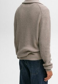 Massimo Dutti Strickpullover - light brown