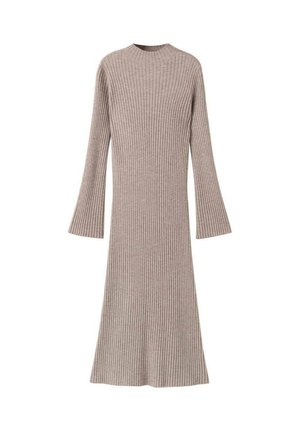 Vestido de manga larga acanalado en beige claro, con un escote alto y mangas acampanadas, confeccionado en un suave tejido de punto texturizado.