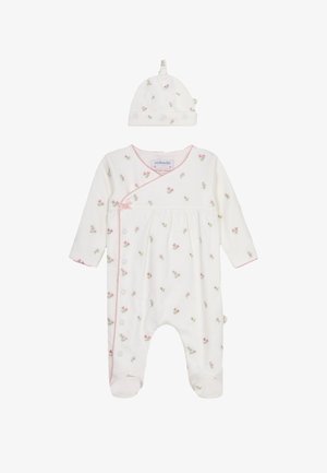 Hvid babyheldragt og hat sæt med lyserøde blomsterprint, lyserød kant, sidestrammereknapper og en lille sløjfe på heldragtens bryst.