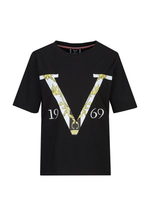 Schwarzes Baumwoll-T-Shirt mit einem großen weißen "V"-Grafik und gelben Akzenten sowie der Zahl "1969" darunter, Rundhalsausschnitt und kurzen Ärmeln.