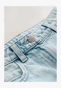 Non selezionato, light wash