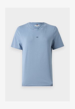 Lichtblauw katoenen t-shirt met een ronde hals, korte mouwen en een klein logo op de borst. Gladde textuur, normale pasvorm.