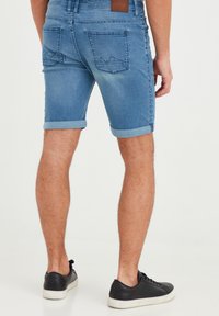 Blend BHBENDIGO SLIM FIT - Kratke hlače od trapera - denim light blue
