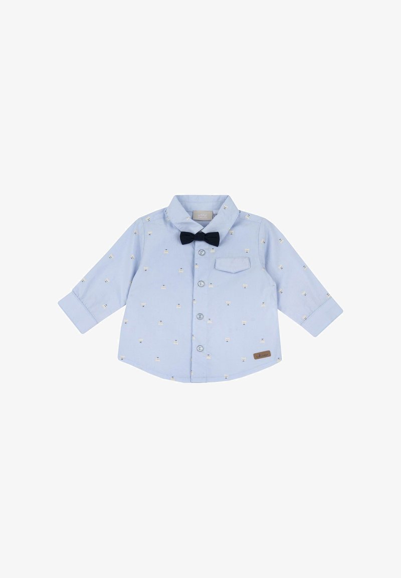 Chemise bébé à manches longues bleu clair avec petits motifs blancs, poche avant, boutons et un nœud papillon noir attaché au col.