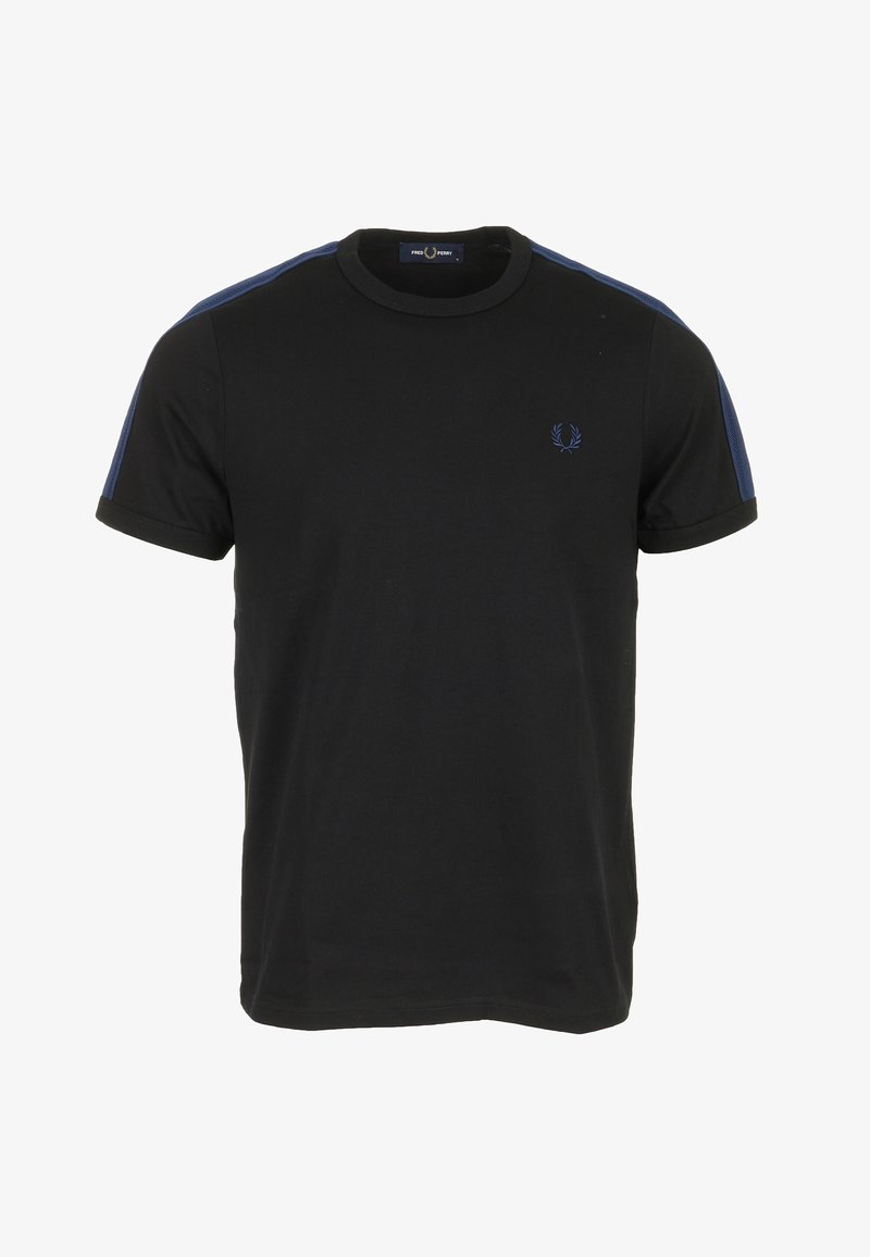 Maglietta in cotone nera con collo rotondo, maniche corte e strisce accentate blu. Caratterizzata da un piccolo logo ricamato sul petto a sinistra.