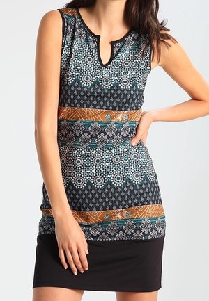 Robe sans manches avec corsage à motifs bleu sarcelle, noir et marron aux dessins géométriques et floraux, associée à une partie jupe noire unie.