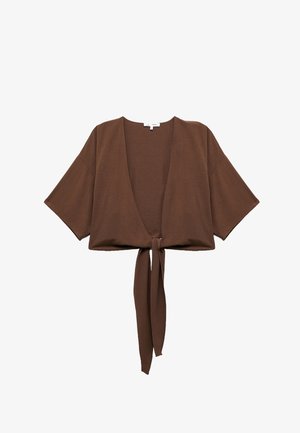 Top corto marrón con mangas cortas anchas y nudo en la parte delantera, mostrado sobre un fondo blanco.
